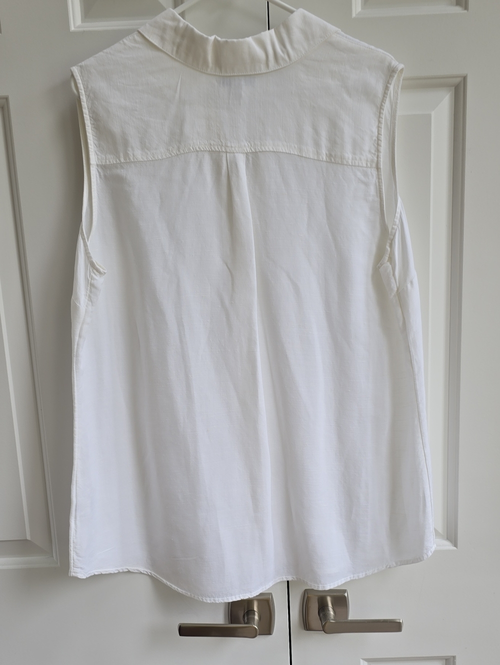 croft & barrow White Sleeveless Button-Front Blouse - Picture 2 of 4